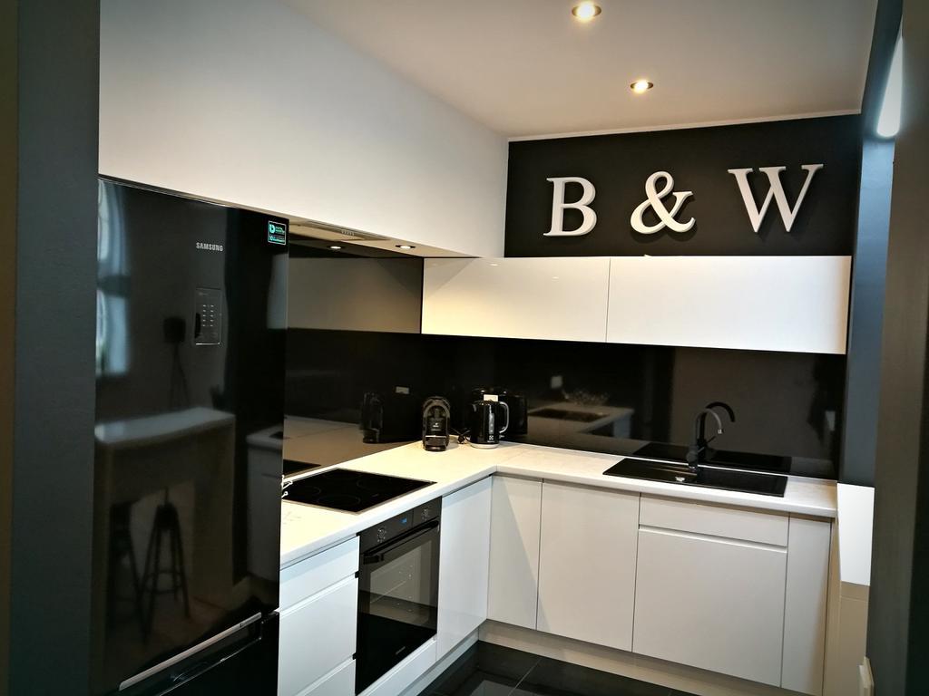 Black&White Apartment- Wierzbowa 5 Poznan Exterior photo