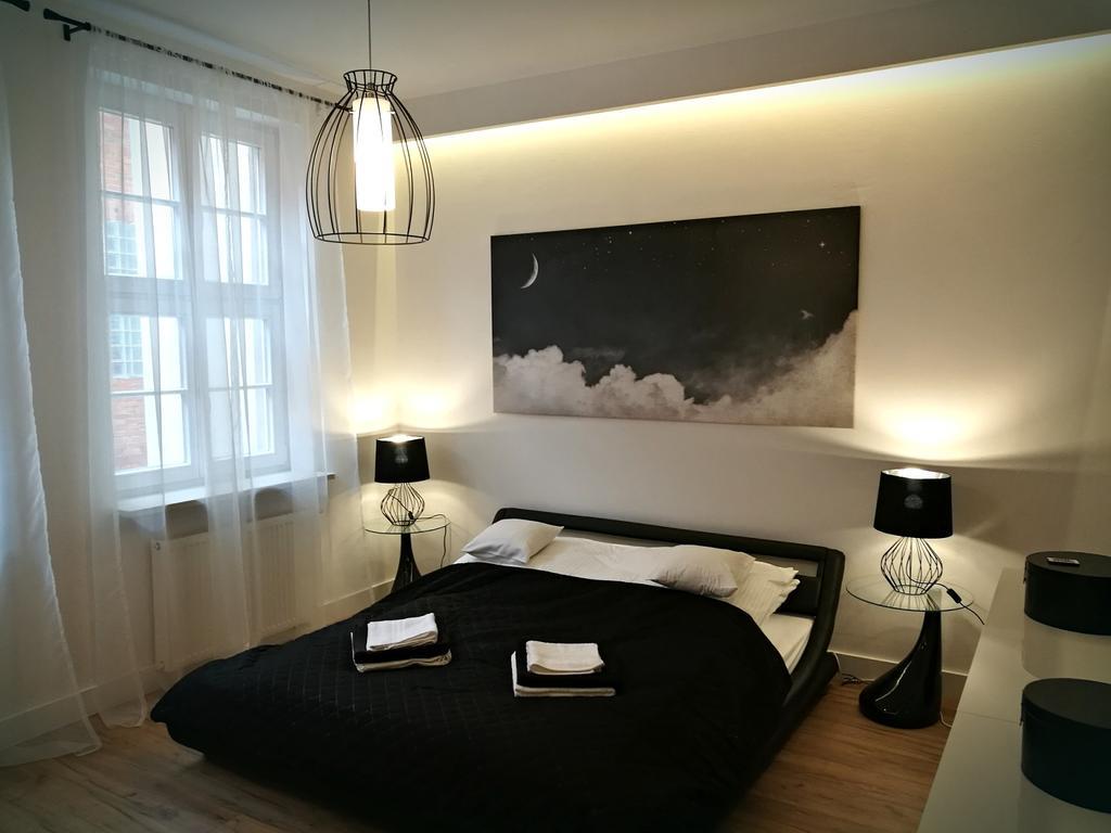 Black&White Apartment- Wierzbowa 5 Poznan Exterior photo